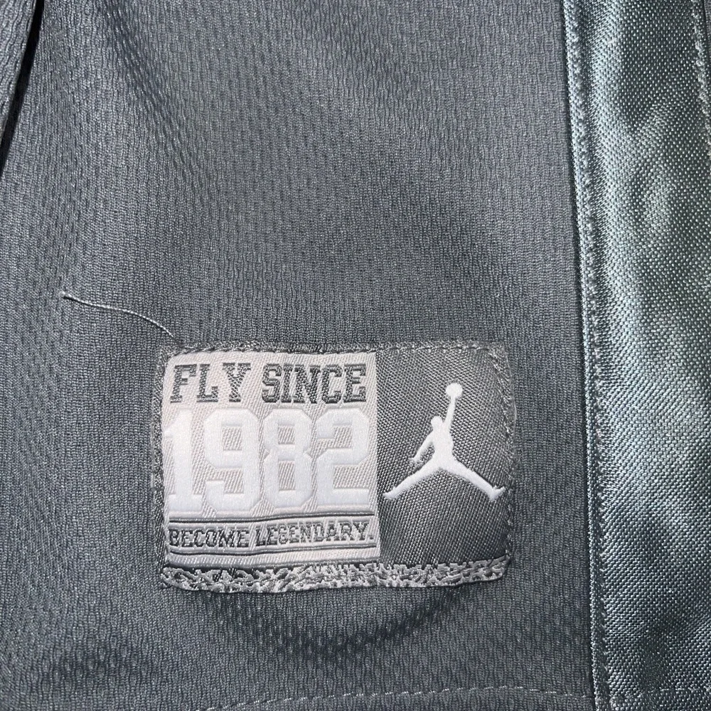 Air Jordan 23 Juniors Boys 12 13 Gray White Tank Top Size Large